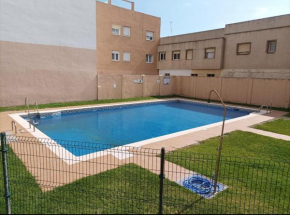 Duplex céntrico con piscina a 100m de la playa.